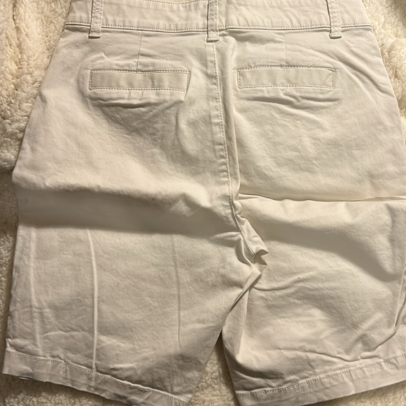 GAP twill 9” shorts - Picture 3 of 3